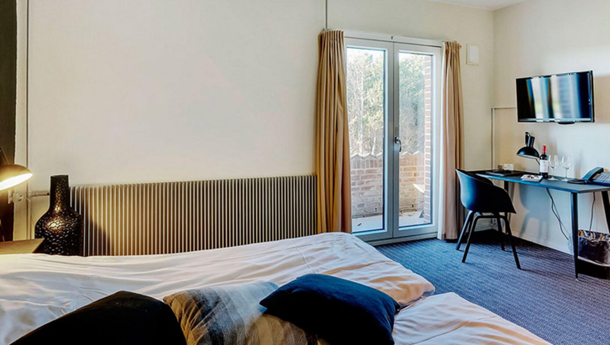 Montra Hotel Хенстхолм Екстериор снимка