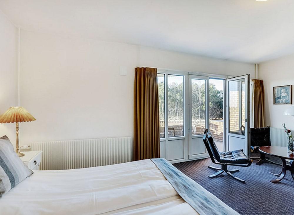 Montra Hotel Хенстхолм Екстериор снимка