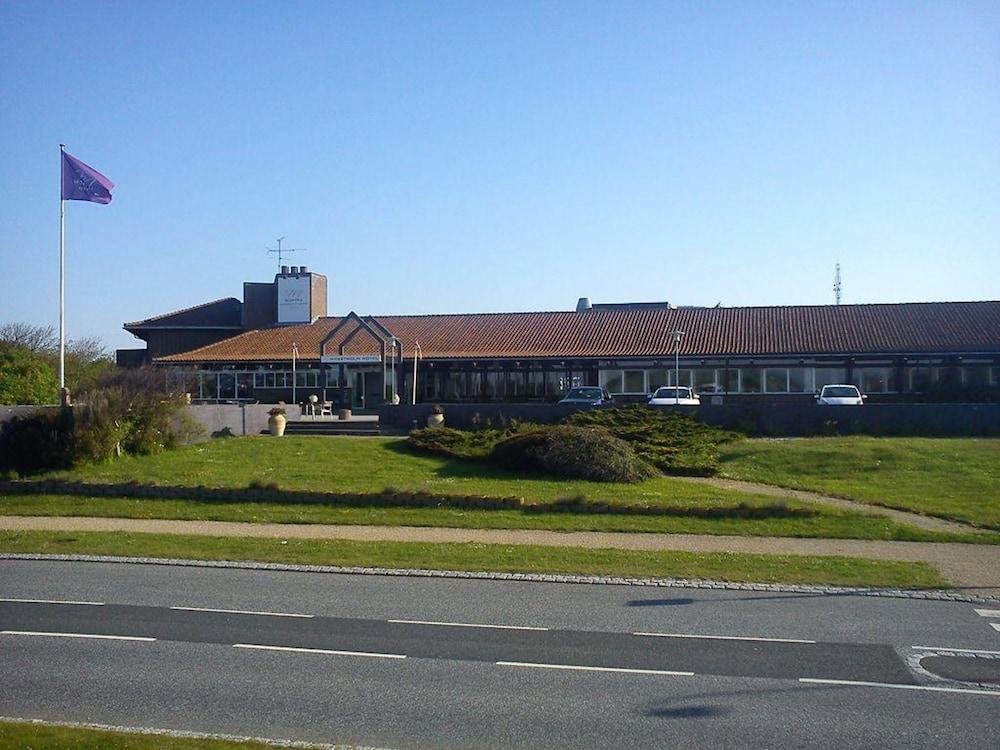 Montra Hotel Хенстхолм Екстериор снимка